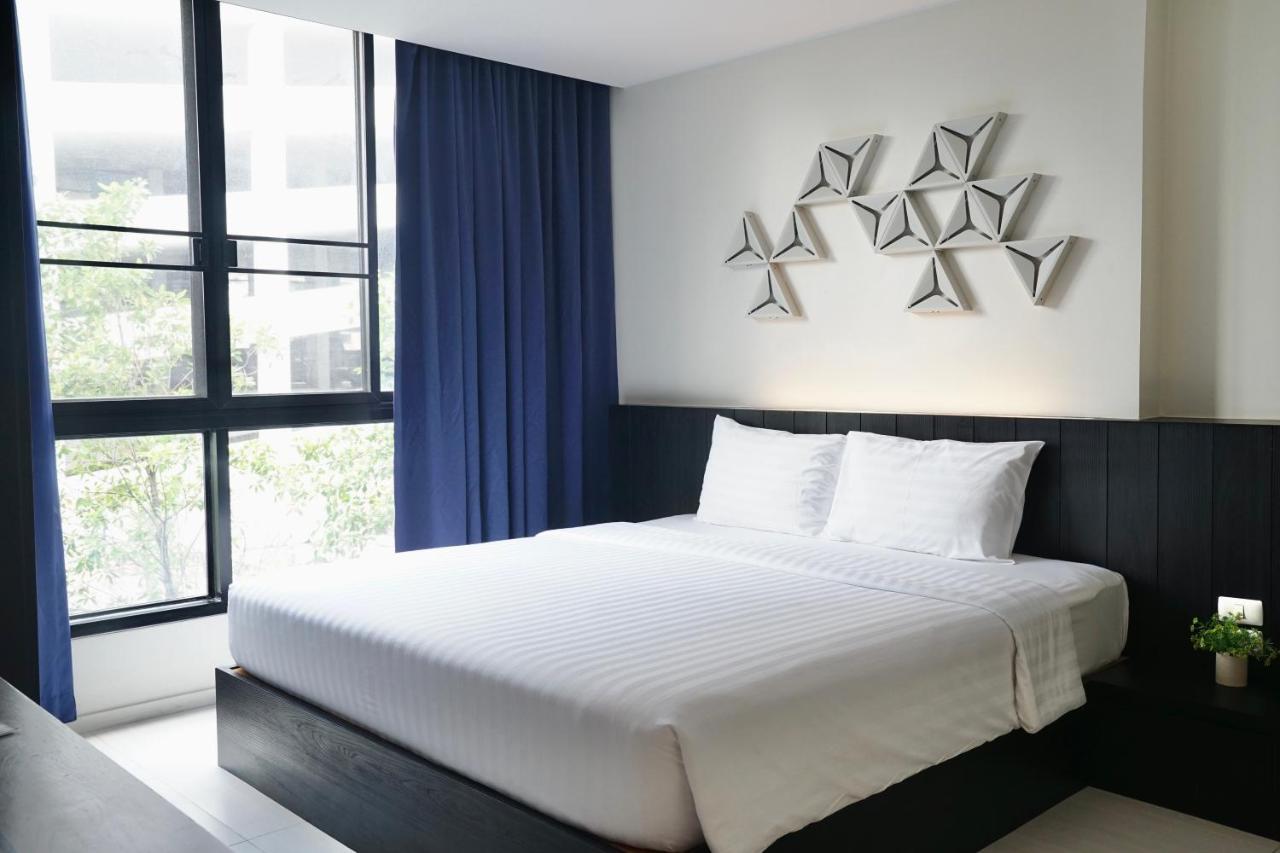 130 Hotel & Residence Bangkok Exterior photo