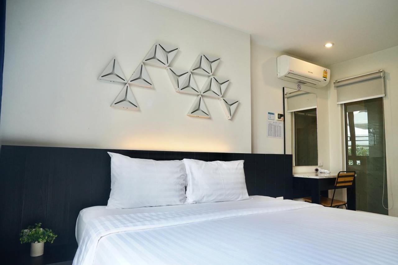 130 Hotel & Residence Bangkok Exterior photo