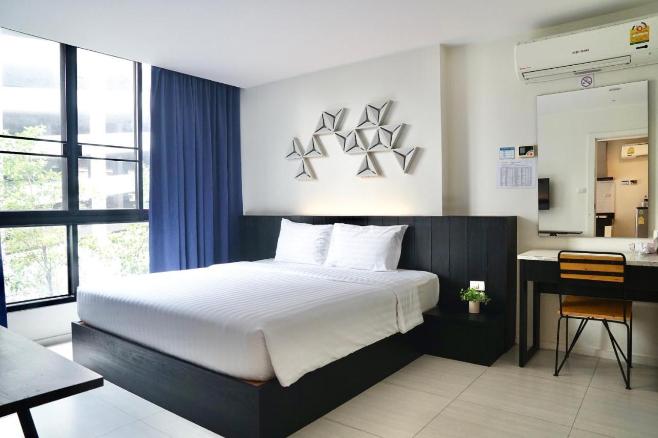 130 Hotel & Residence Bangkok Exterior photo