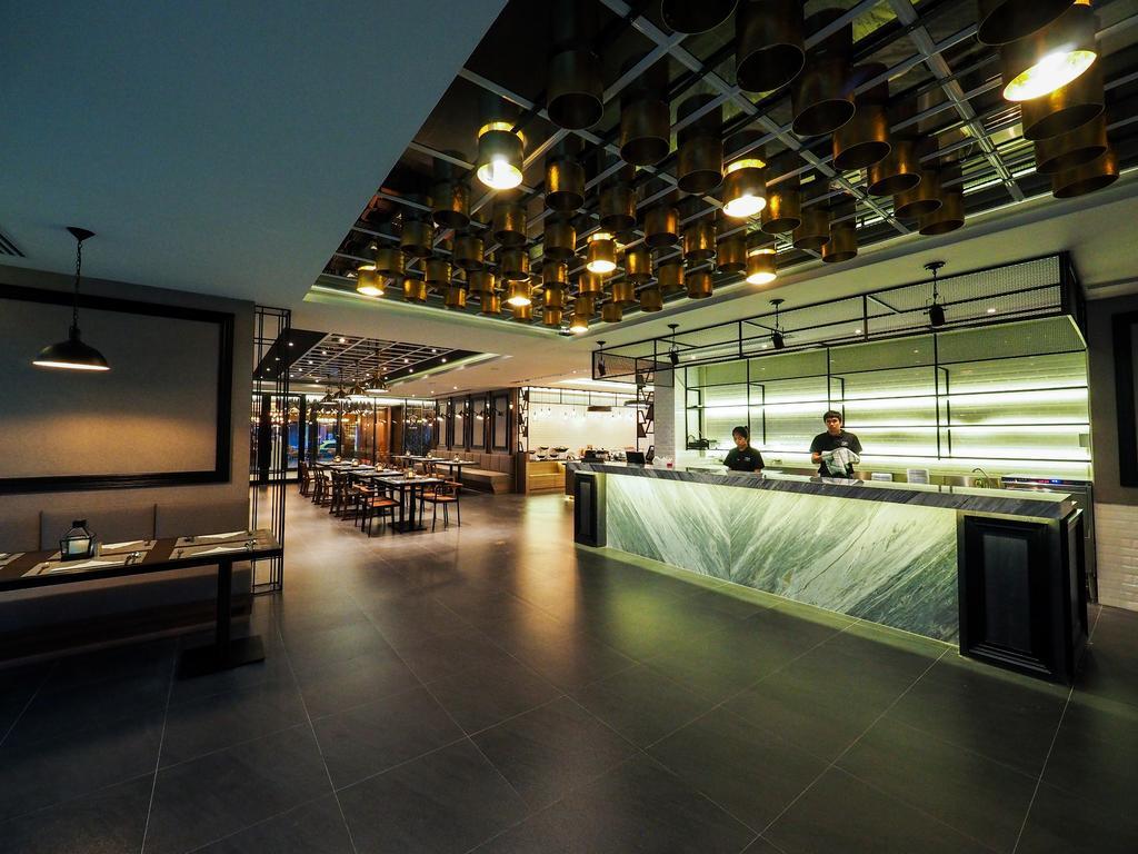 130 Hotel & Residence Bangkok Exterior photo