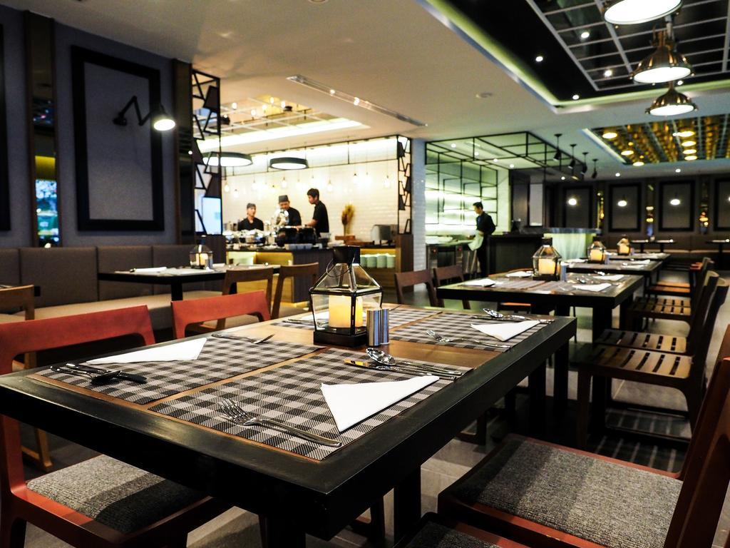 130 Hotel & Residence Bangkok Exterior photo