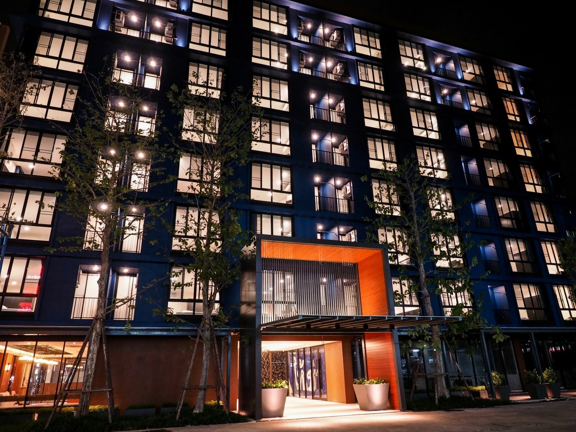 130 Hotel & Residence Bangkok Exterior photo