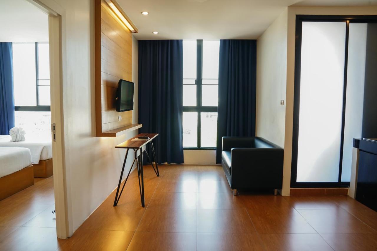 130 Hotel & Residence Bangkok Exterior photo